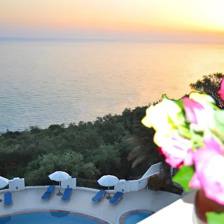 Beautiful Maria With Pool - Agios Gordios Beach, Corfu Apartment